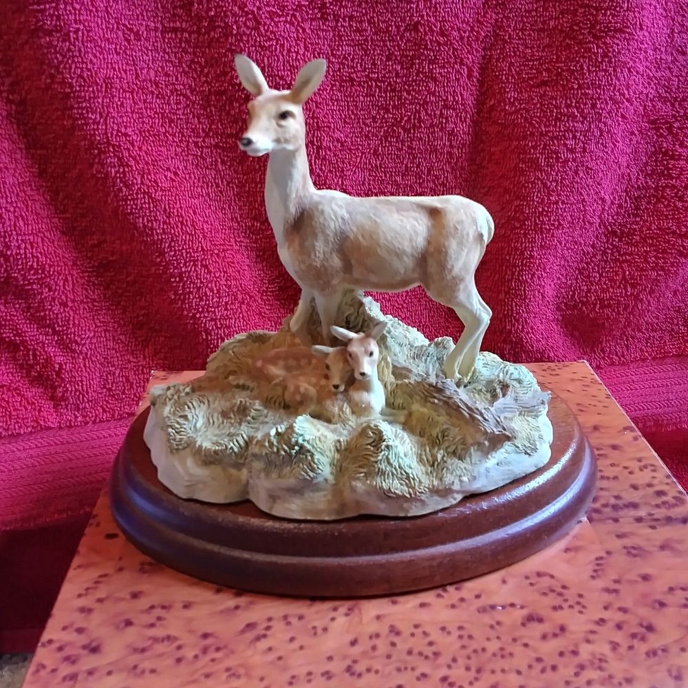 1986 World Wild Fund Mothet and baby Deer